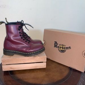 Dr. Airwair Doc Martens Burgundy Size 7